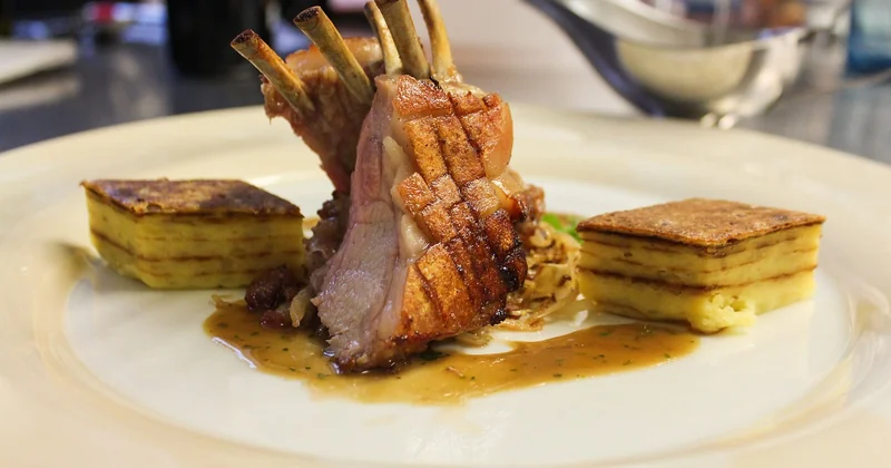 What is the 30/30/30 rule for restaurants?